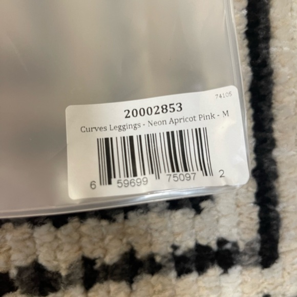 Bombshell Sportswear curves leggings in neon apricot pink size MEDIUM - Picture 5 of 6